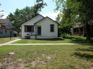 215 Poplar St, Halstead, KS 67056