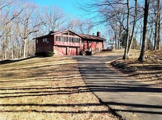 30 Bear Hills Rd, Newtown, CT 06470