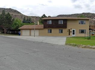1619 Coulson Dr, Rawlins, WY 82301