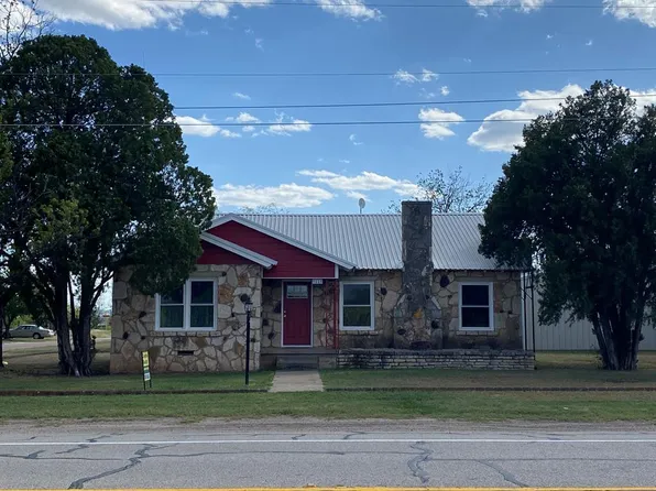 221 E 7th St, Robert Lee, TX 76945