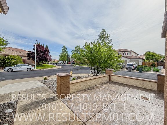 4th image of 301 Saint Joseph Ct