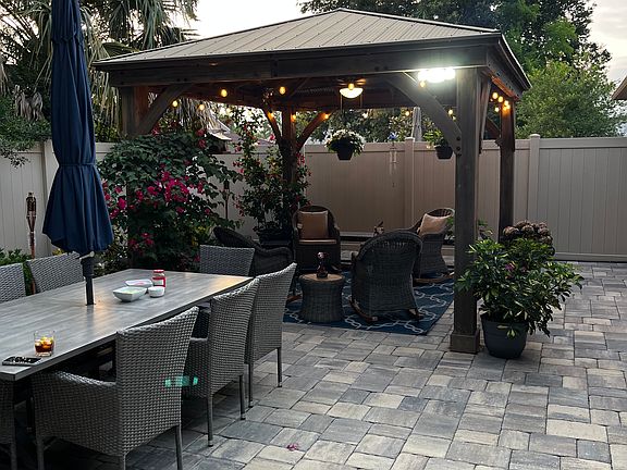 3rd image of 20 Fawn Ln