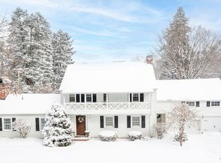 500 Sagamore Dr, Rochester, NY 14617