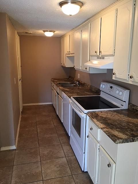 1st image of 1410 E 56th St S #1404