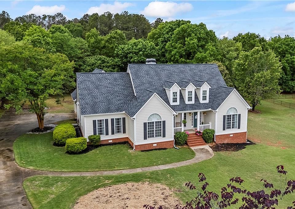 1st image of 1080 Lakeside Ct