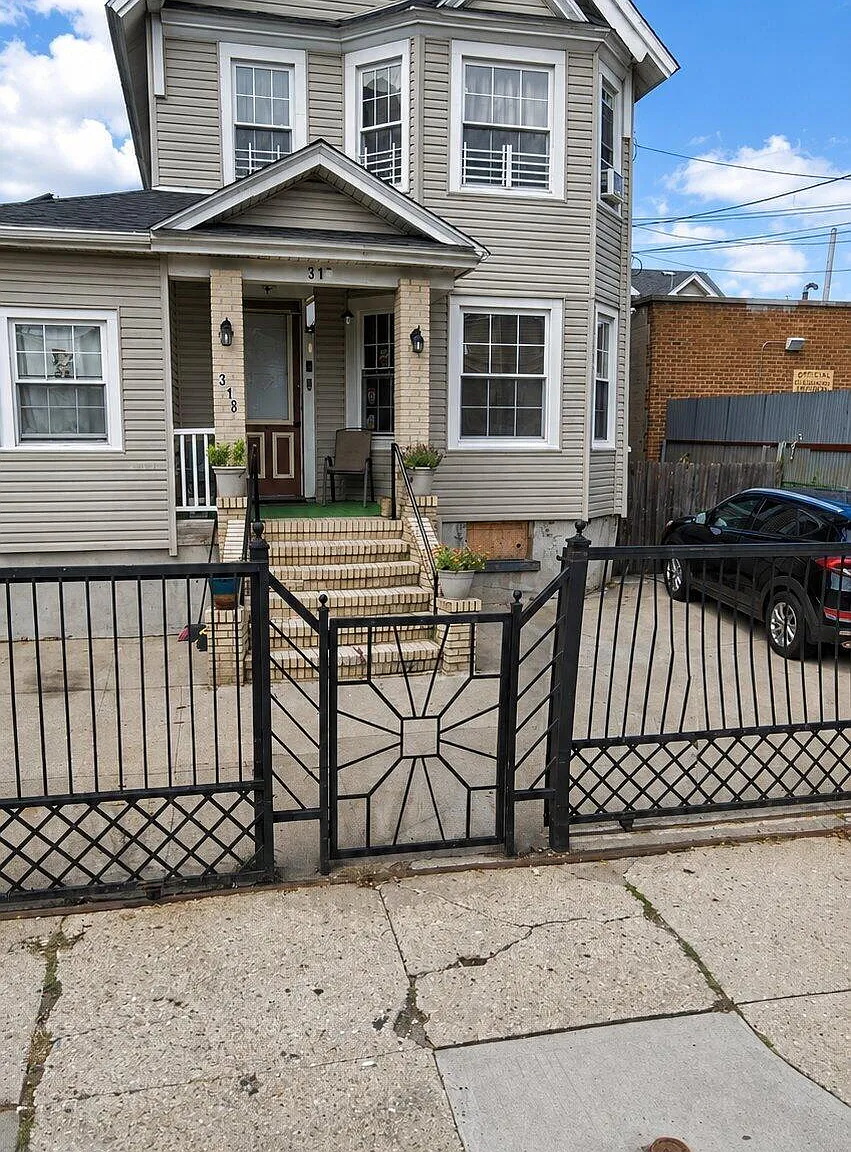 2 bed, 2.0 bath, 2144 sqft, $2,790 — Photo 1