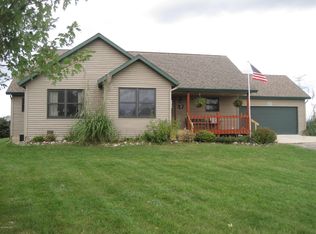 1692 White Spruce Dr, Sheridan, MI 48884