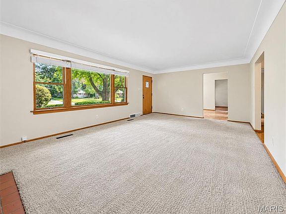 4th image of 49 Shady Ln