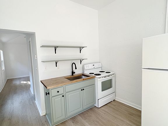 4th image of 159 Vanira Ave SE #B