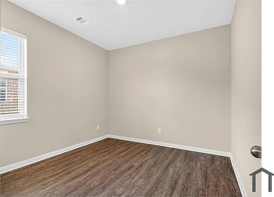 1420 Mackinac Dr — Photo 9