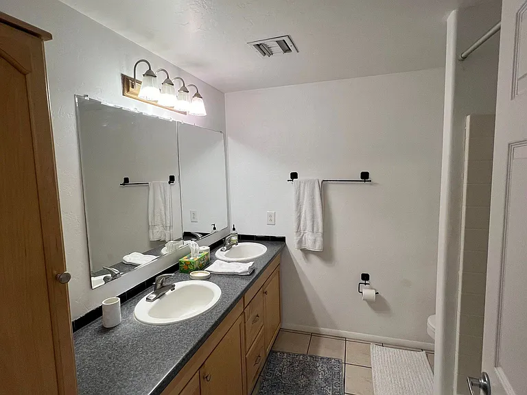 934 N Campbell Ave #3 — Photo 5