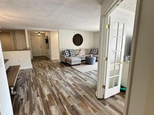 5901 Landers Ave Unit 205, Crestwood, KY 40014