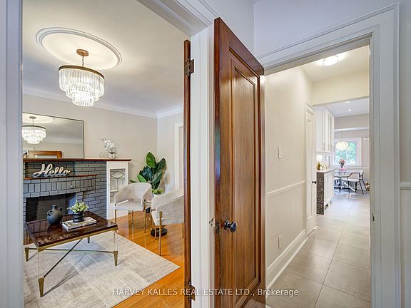 5th image of 62 Roe Ave