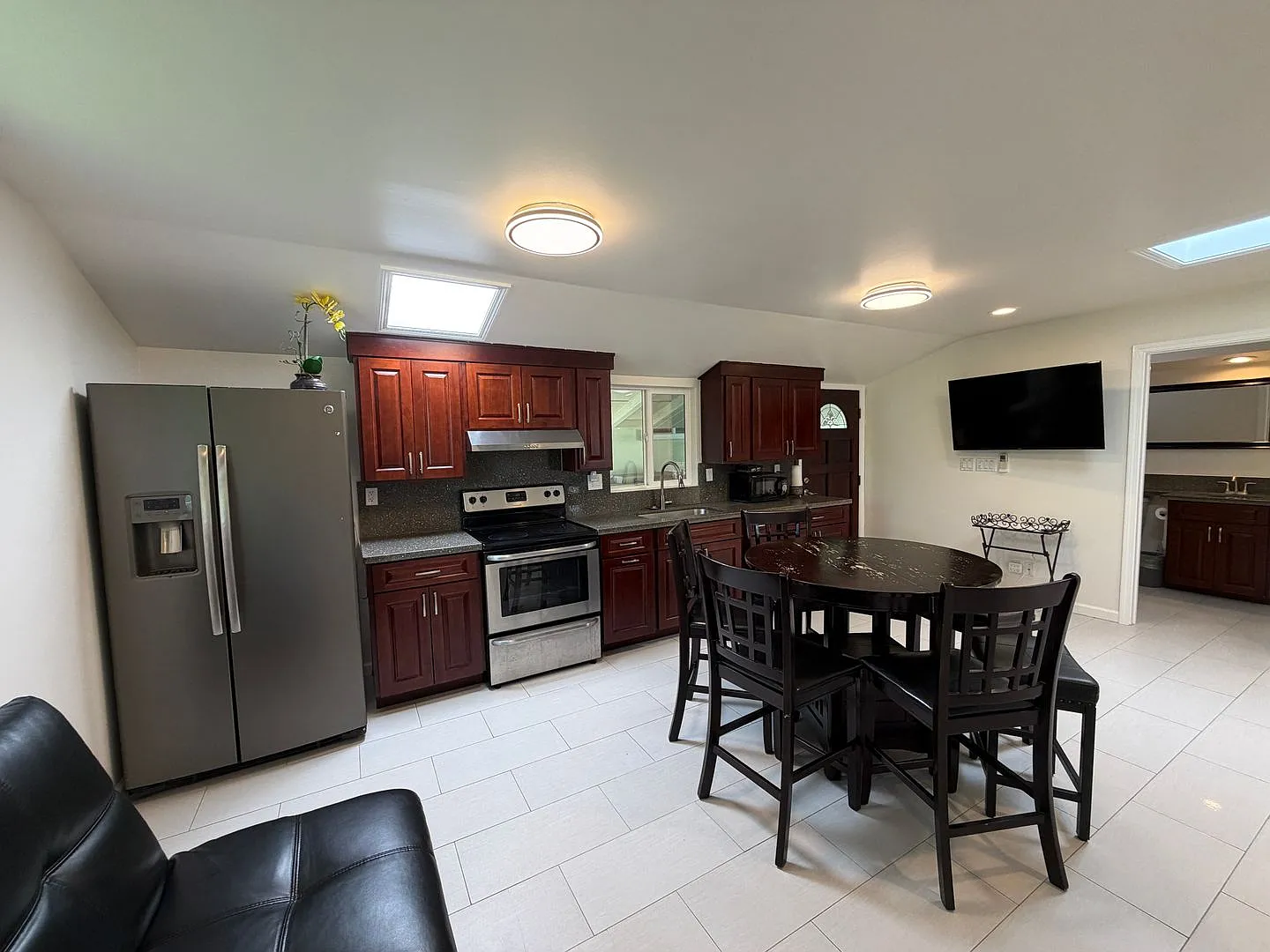 3346 Kanaina Avenue — Photo 3