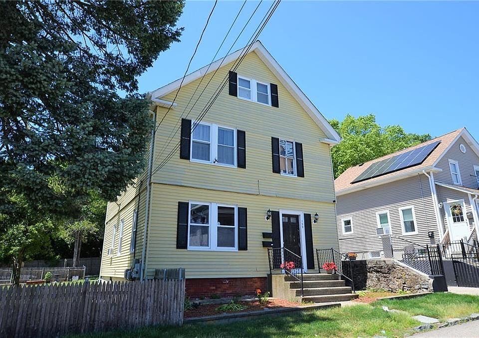 1st image of 135 1st St