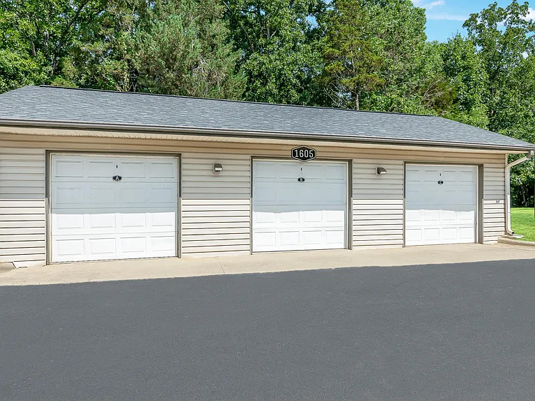 Pavilion at UC Apartments — Photo 15