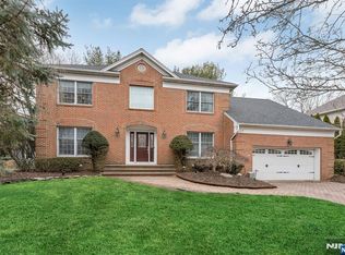 3 Stonewall Ct, Woodcliff Lake, NJ 07677