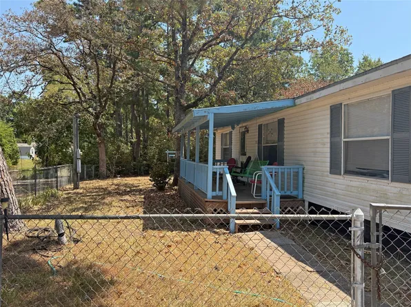 399 Pine Ln, Onalaska, TX 77360