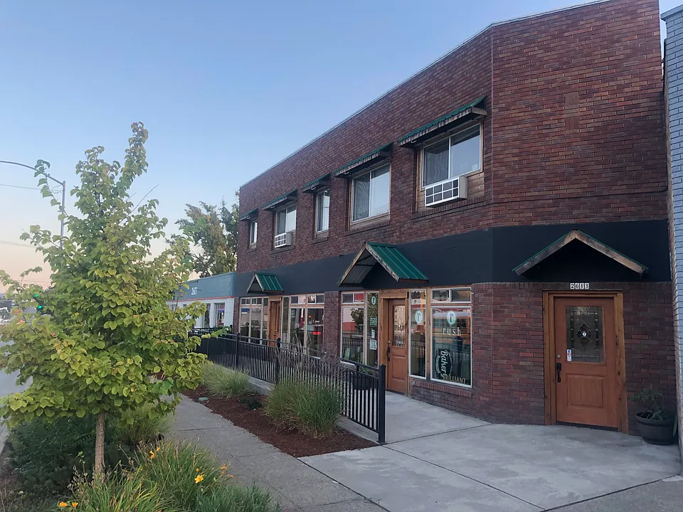 2618 W Fairview Ave #3