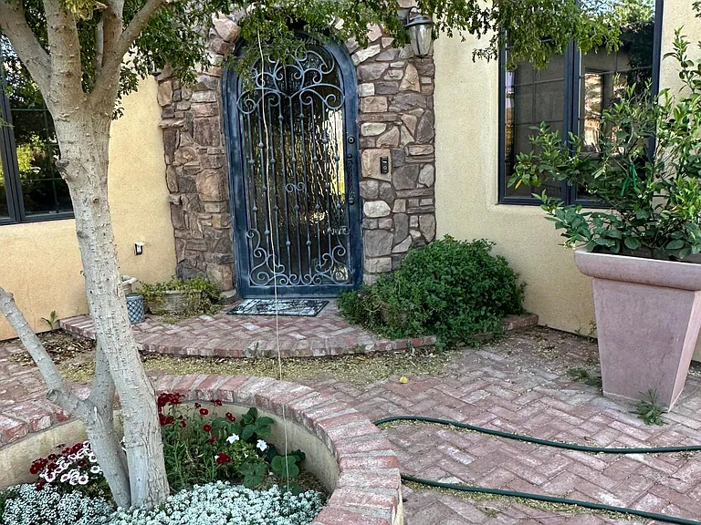 N Spencer Ln — Photo 29