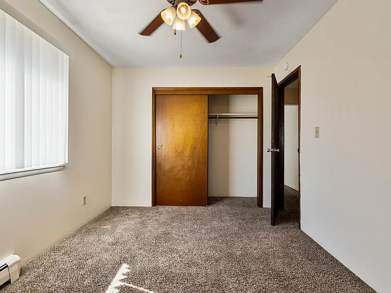 Bedroom with ceiling fan