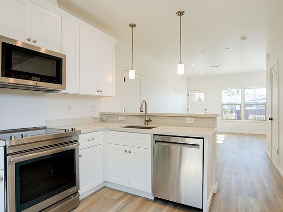 4th image of 193-199 W Barham Ave #197