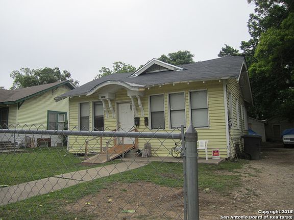 2nd image of 2321 E Houston St