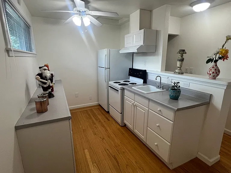 3715 Sacramento Ave — Photo 16
