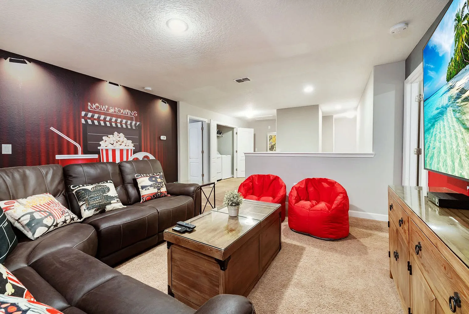 9 bed, 5.0 bath, 3907 sqft, $7,115 — Photo 4