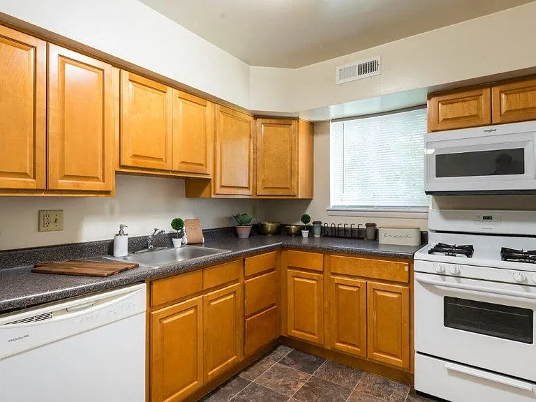 Glen Mar Apartment Homes — Photo 4