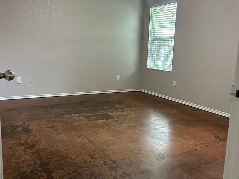 408 Oak St — Photo 13