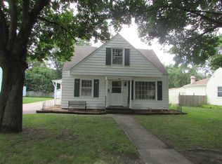 805 Loves Park Dr, Loves Park, IL 61111