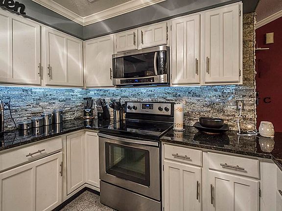 5th image of 19423 Quiet Brook Dr
