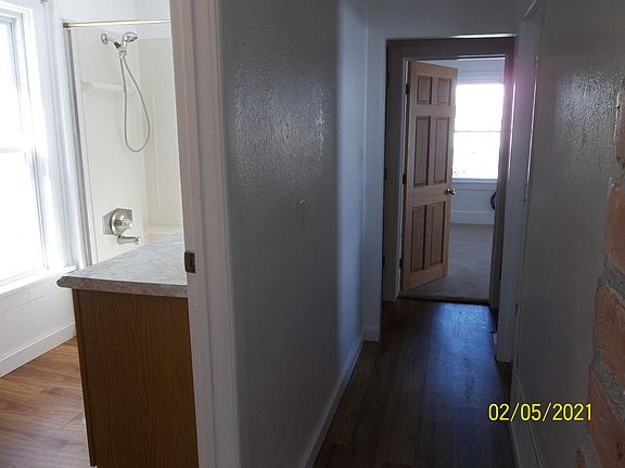 5th image of 2596 1/2 University Ave