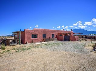 33 Garcia Ln, El Prado, NM 87529