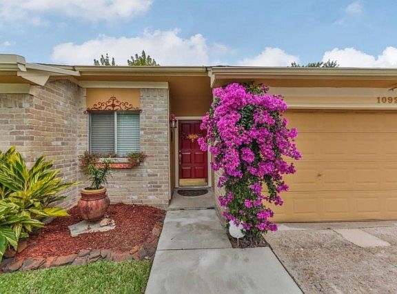 3rd image of 10926 White Oak Bend Dr