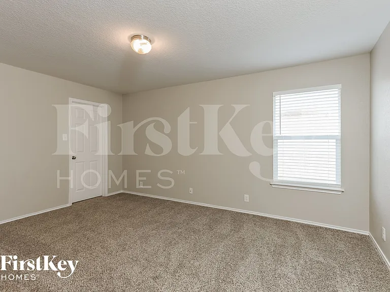 466 Dolly Dr — Photo 11