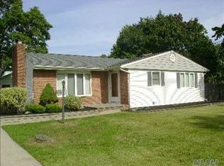 101 Arthur Ave, West Babylon, NY 11704