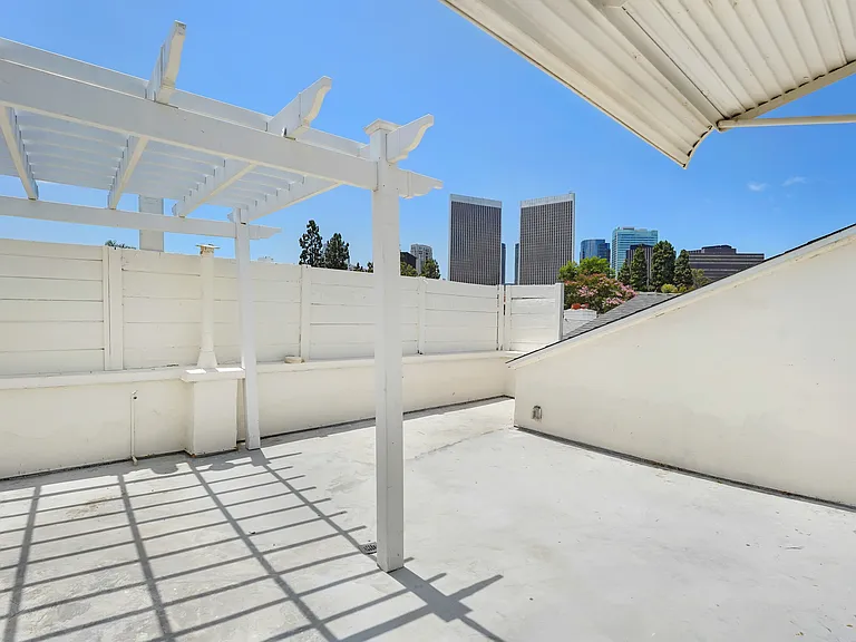 262 S Spalding Dr #1/2 — Photo 14