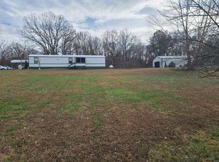 1420 Pencil Factory Rd, Big Sandy, TN 38221