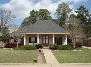 116 Legacy Pointe Dr, Pineville, LA 71360