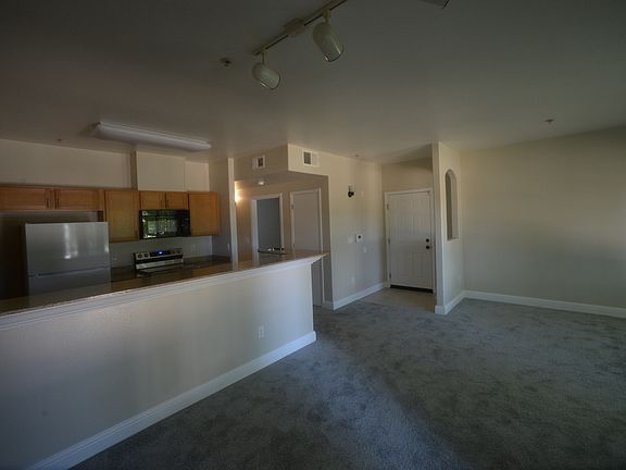 4th image of 4200 E Commerce Way Unit 1724