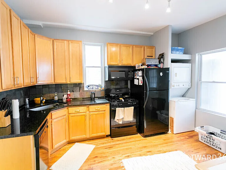 2611 W Cortland St #1 — Photo 9