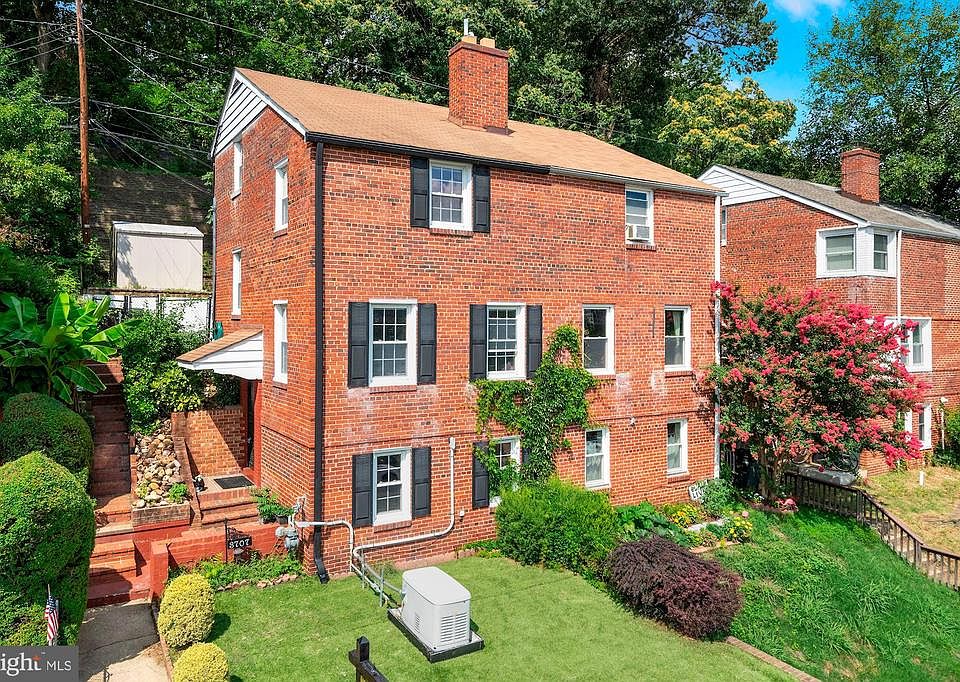 Welcome to 3707 Kemper Road!