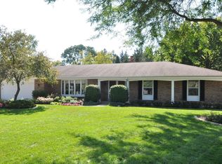 2350 Mary Beth Ct, Brookfield, WI 53005