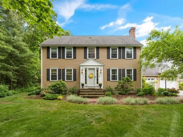 5 Brown Field Ln, Georgetown, MA 01833