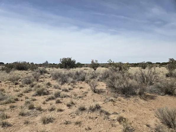 Greystone Loop #25, Rio Rancho, NM 87144