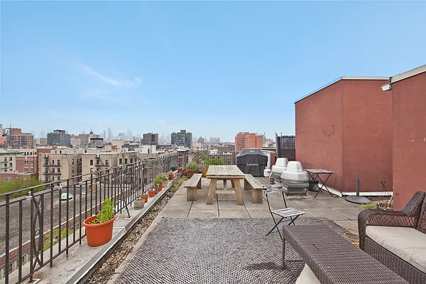 Rented by R New York | media 15