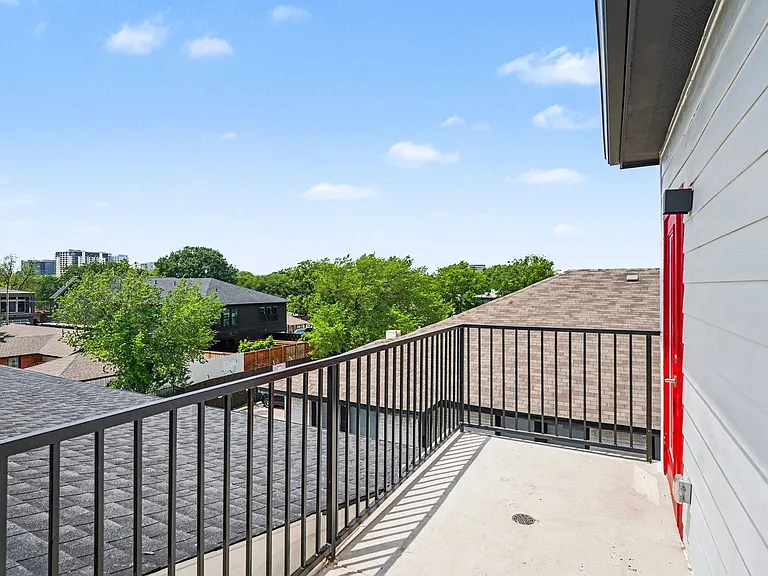 2217 N Fitzhugh Ave #303 — Photo 17