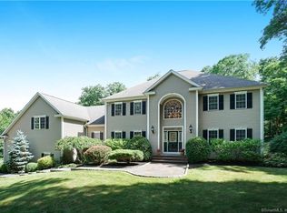 6 Jacobs Ln, Newtown, CT 06470